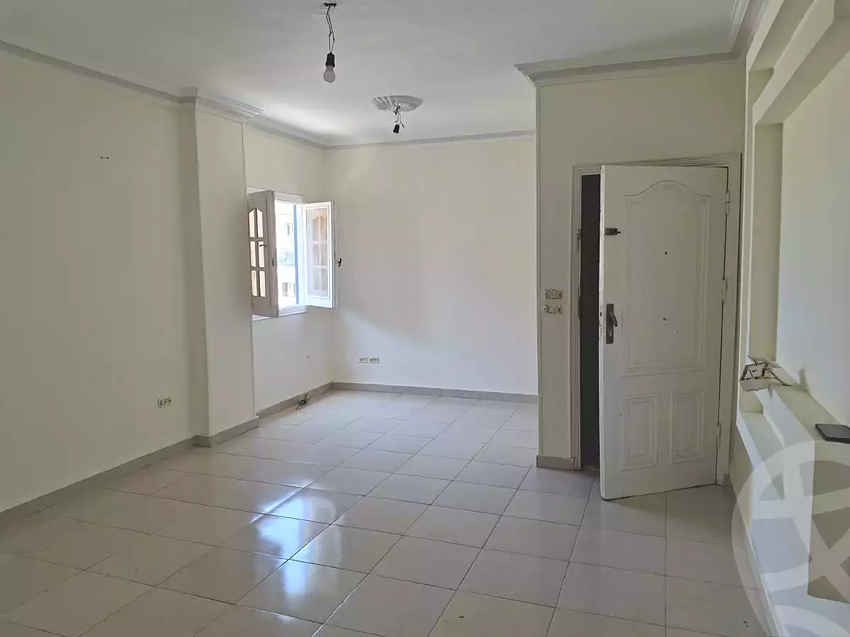 https://aqarmap.com.eg/ar/listing/7202271-for-sale-cairo-6th-of-october-el-ahyaa-neighborhood-3rd-al-hay-al-thalith-st