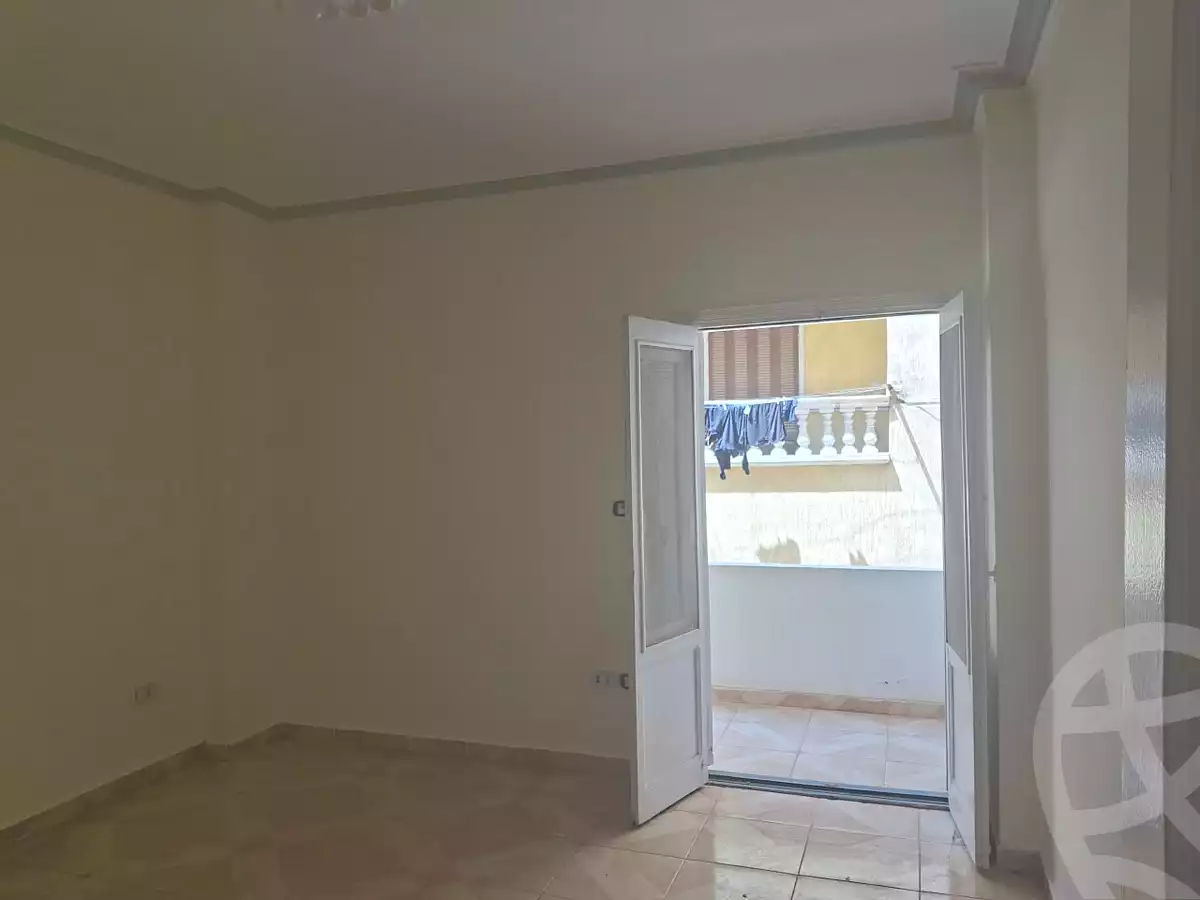 https://aqarmap.com.eg/ar/listing/7202271-for-sale-cairo-6th-of-october-el-ahyaa-neighborhood-3rd-al-hay-al-thalith-st