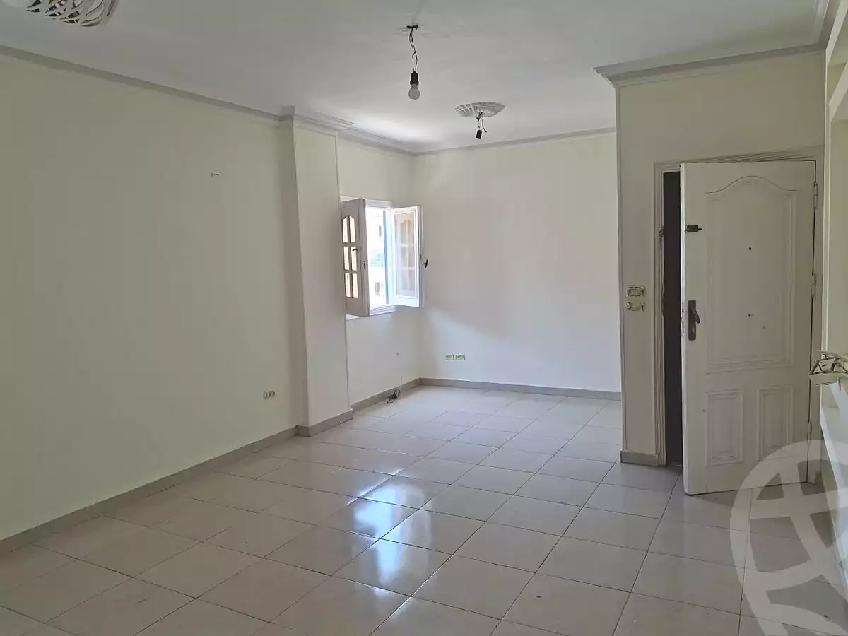 https://aqarmap.com.eg/ar/listing/7202271-for-sale-cairo-6th-of-october-el-ahyaa-neighborhood-3rd-al-hay-al-thalith-st