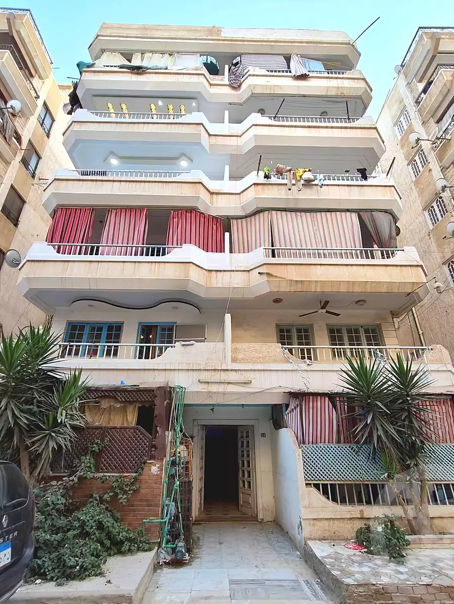 https://aqarmap.com.eg/ar/listing/7203380-for-sale-alexandria-al-agamy-shataa-el-nakheel