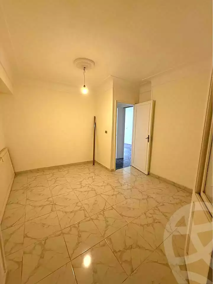 https://aqarmap.com.eg/ar/listing/7203841-for-sale-alexandria-sydy-bshr-sydy-bshr-bhry-gamal-abd-el-nasir-st