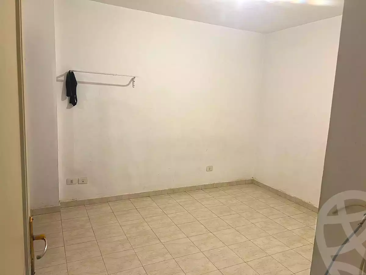 https://aqarmap.com.eg/en/listing/7204289-for-sale-cairo-new-cairo-lrhb-city-phase-5-talaat-mostafa-st
