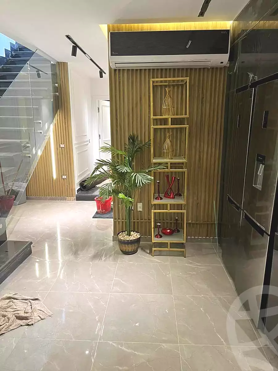 https://aqarmap.com.eg/en/listing/7204579-for-sale-cairo-new-cairo-compounds-mountain-view-hyde-park