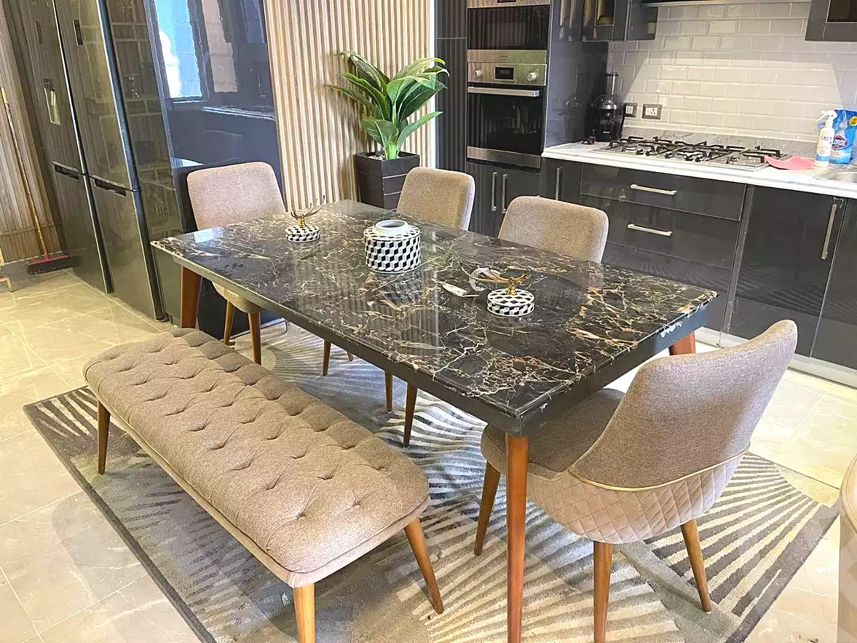 https://aqarmap.com.eg/en/listing/7204579-for-sale-cairo-new-cairo-compounds-mountain-view-hyde-park