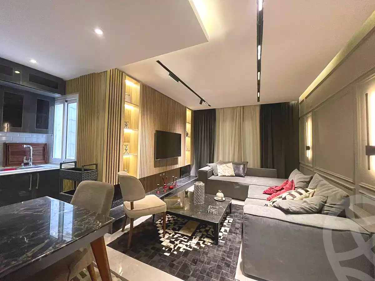 https://aqarmap.com.eg/en/listing/7204579-for-sale-cairo-new-cairo-compounds-mountain-view-hyde-park