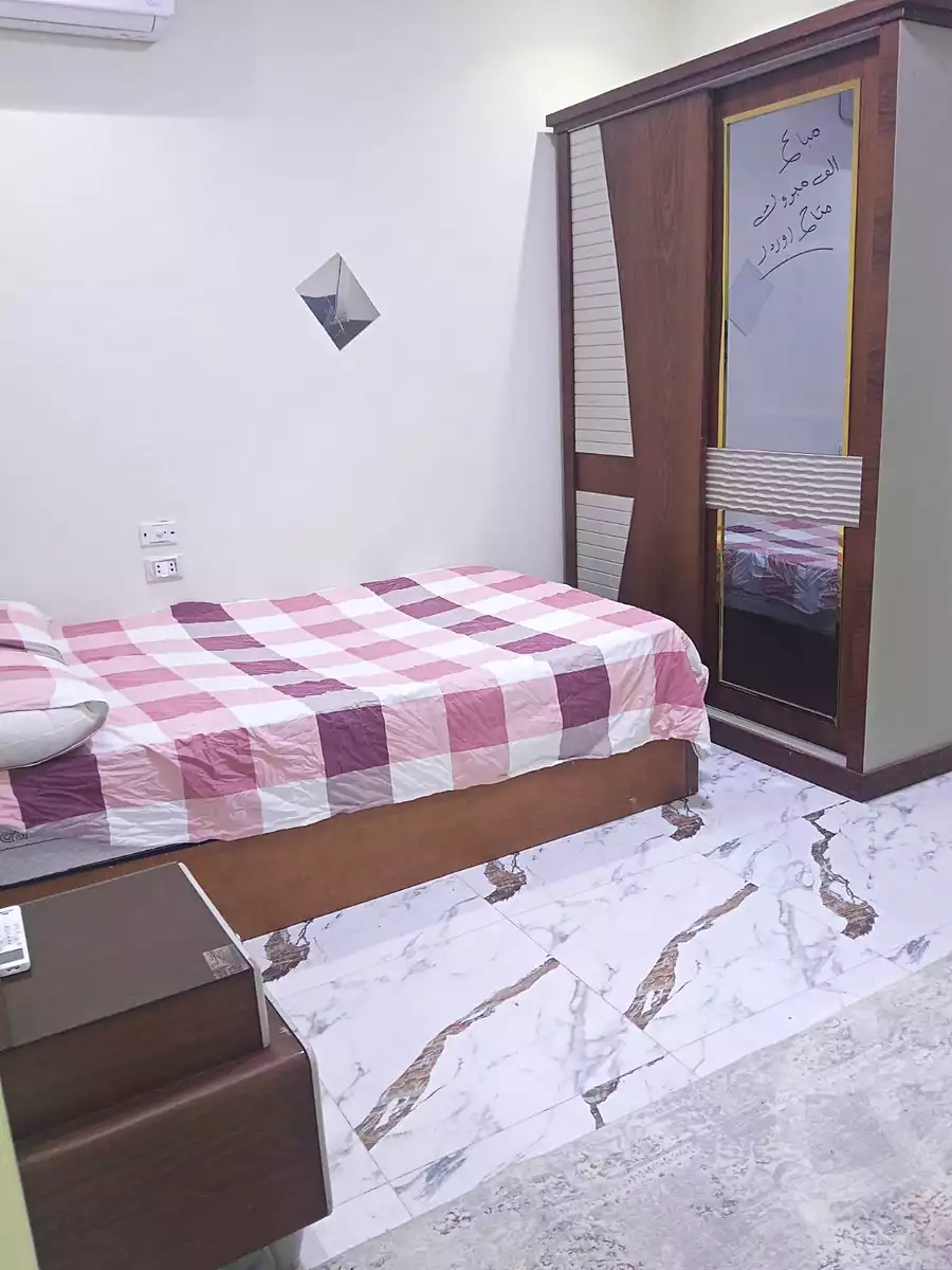 https://aqarmap.com.eg/ar/listing/7205376-for-rent-cairo-6th-of-october-el-ahyaa-neighborhood-1st