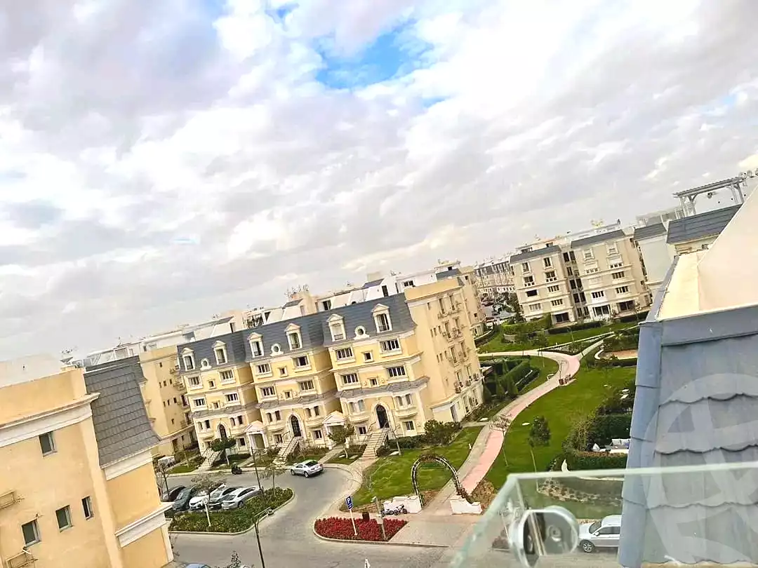 https://aqarmap.com.eg/ar/listing/7205565-for-sale-cairo-new-cairo-compounds-mountain-view-hyde-park