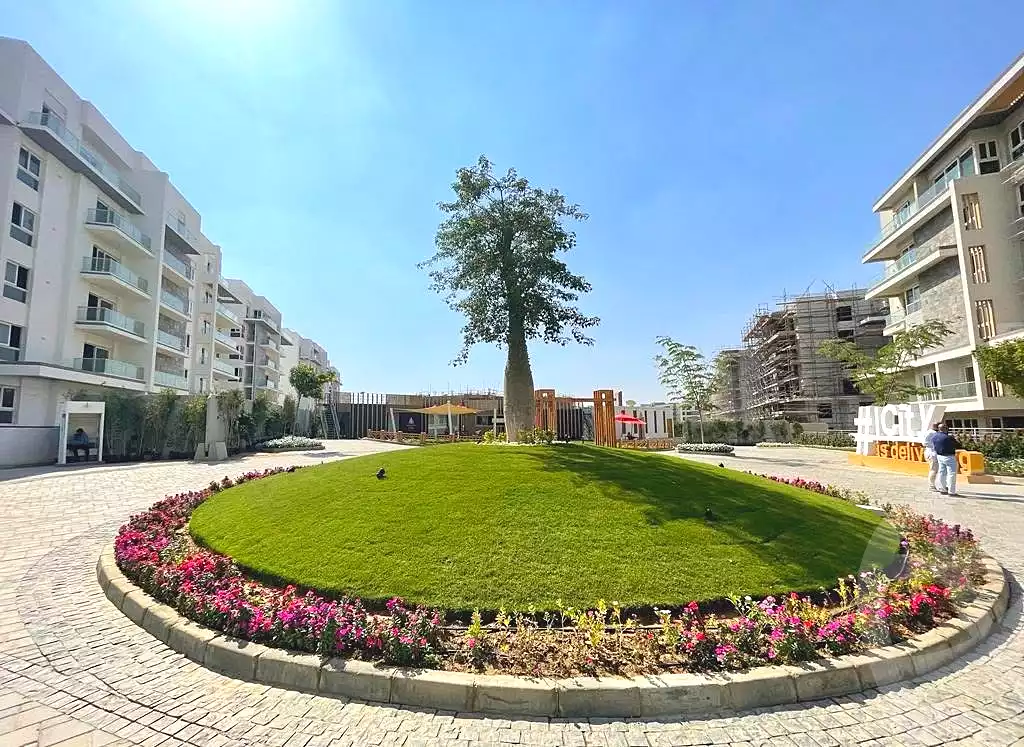 https://aqarmap.com.eg/ar/listing/7207423-for-sale-cairo-new-cairo-compounds-mwntn-fyw-y-syty-club-park-mountain-view-icity
