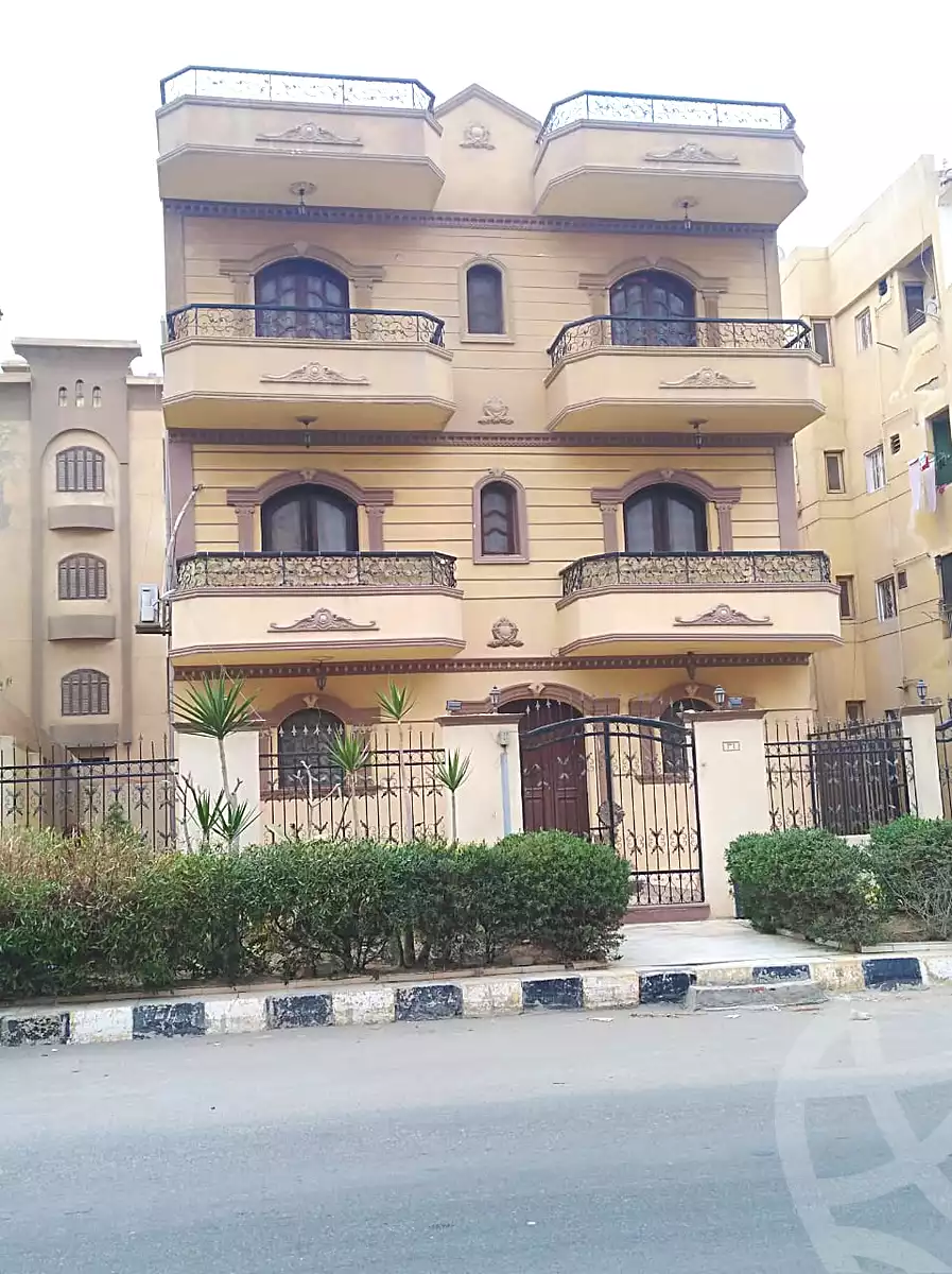 https://aqarmap.com.eg/ar/listing/7208298-for-sale-cairo-new-cairo-el-ahyaa-fourth-neighborhood-street-1
