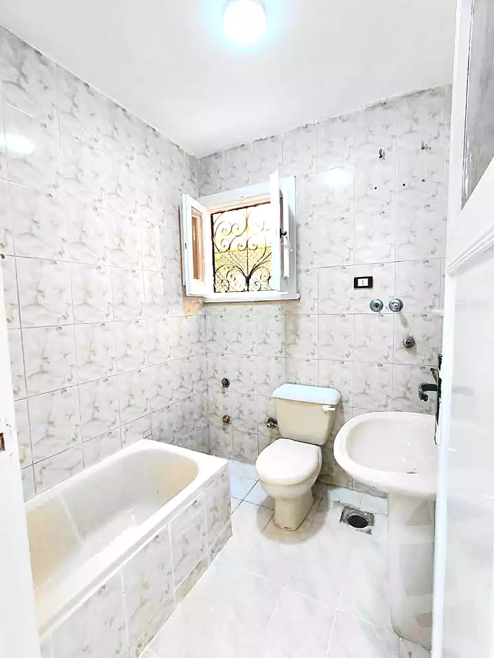 https://aqarmap.com.eg/ar/listing/7208306-for-sale-alexandria-al-agamy-shataa-el-nakheel
