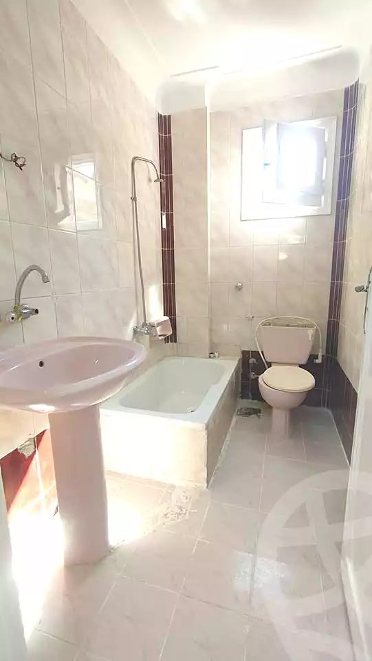 https://aqarmap.com.eg/ar/listing/7208439-for-sale-alexandria-al-agamy-shataa-el-nakheel