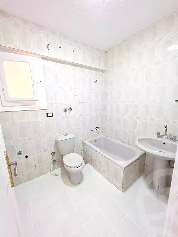 https://aqarmap.com.eg/ar/listing/7208472-for-sale-alexandria-al-agamy-shataa-el-nakheel