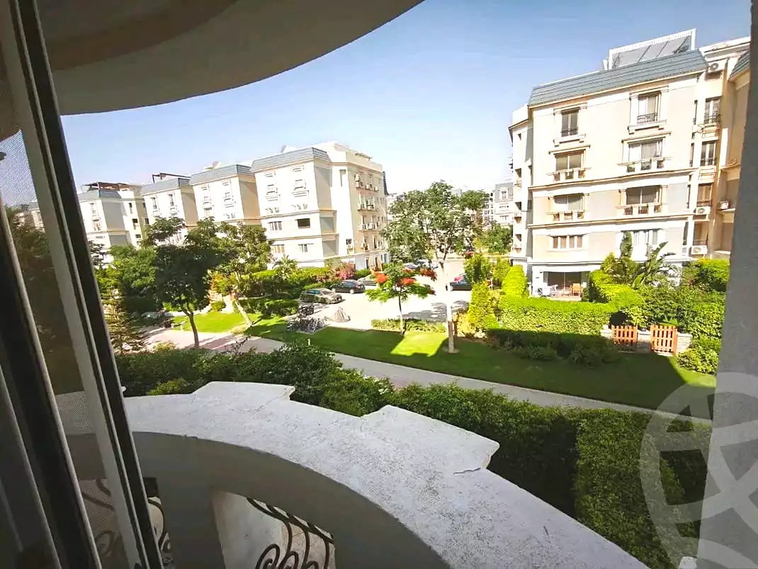 https://aqarmap.com.eg/en/listing/7209037-for-sale-cairo-new-cairo-compounds-mountain-view-hyde-park