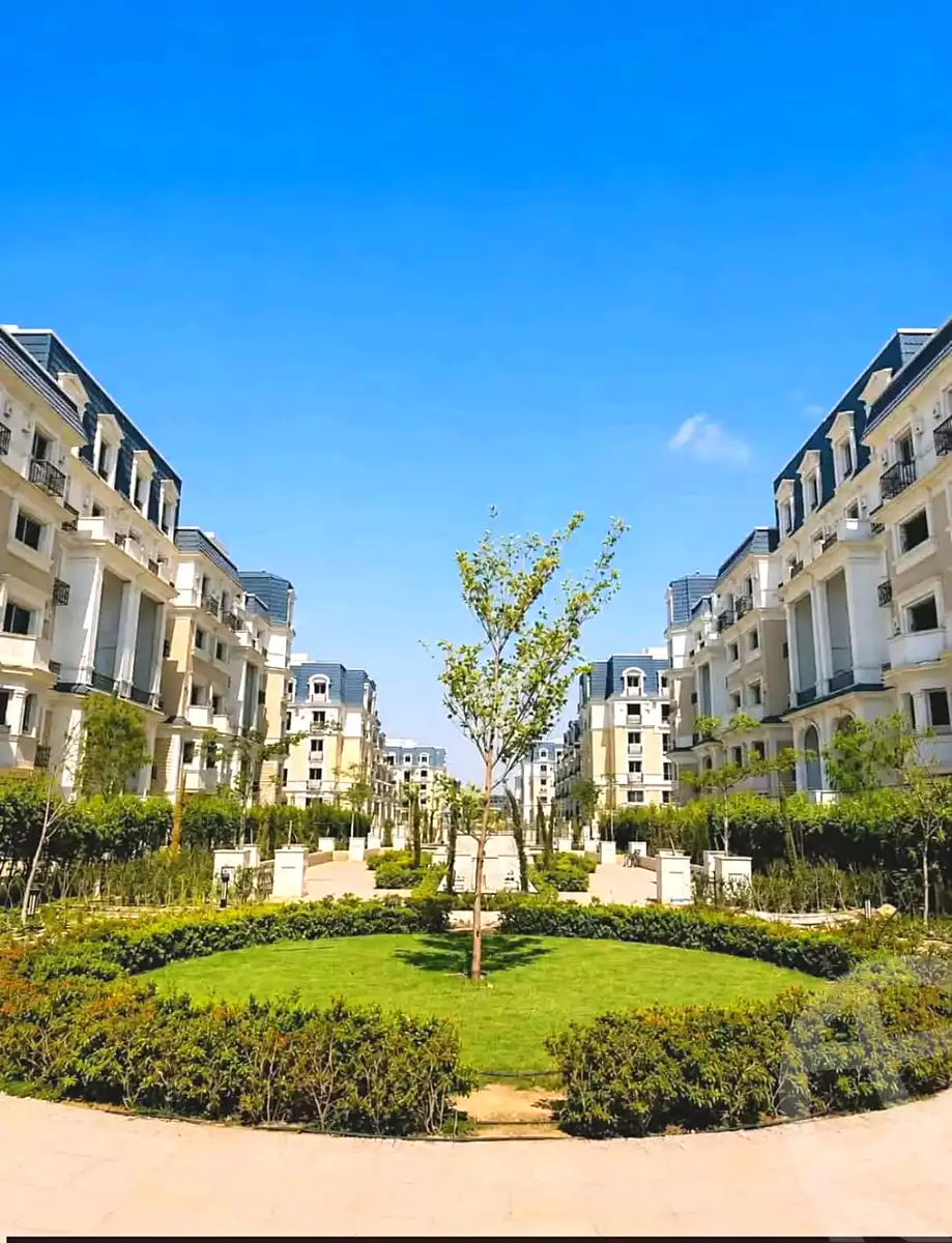 https://aqarmap.com.eg/en/listing/7209037-for-sale-cairo-new-cairo-compounds-mountain-view-hyde-park
