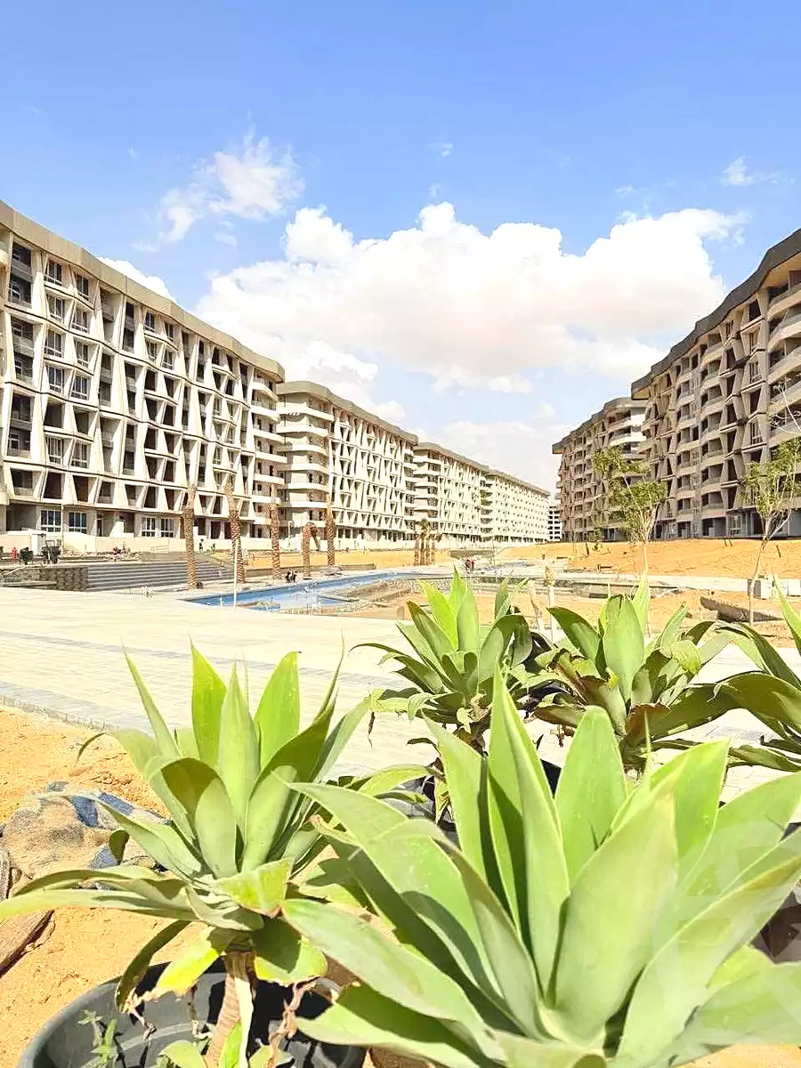 https://aqarmap.com.eg/en/listing/7209078-for-sale-cairo-new-administrative-capital-r7-midtown-condo