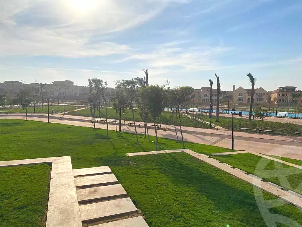 https://aqarmap.com.eg/en/listing/7209085-for-sale-cairo-new-cairo-compounds-hyde-park-centre-ville-hyde-park