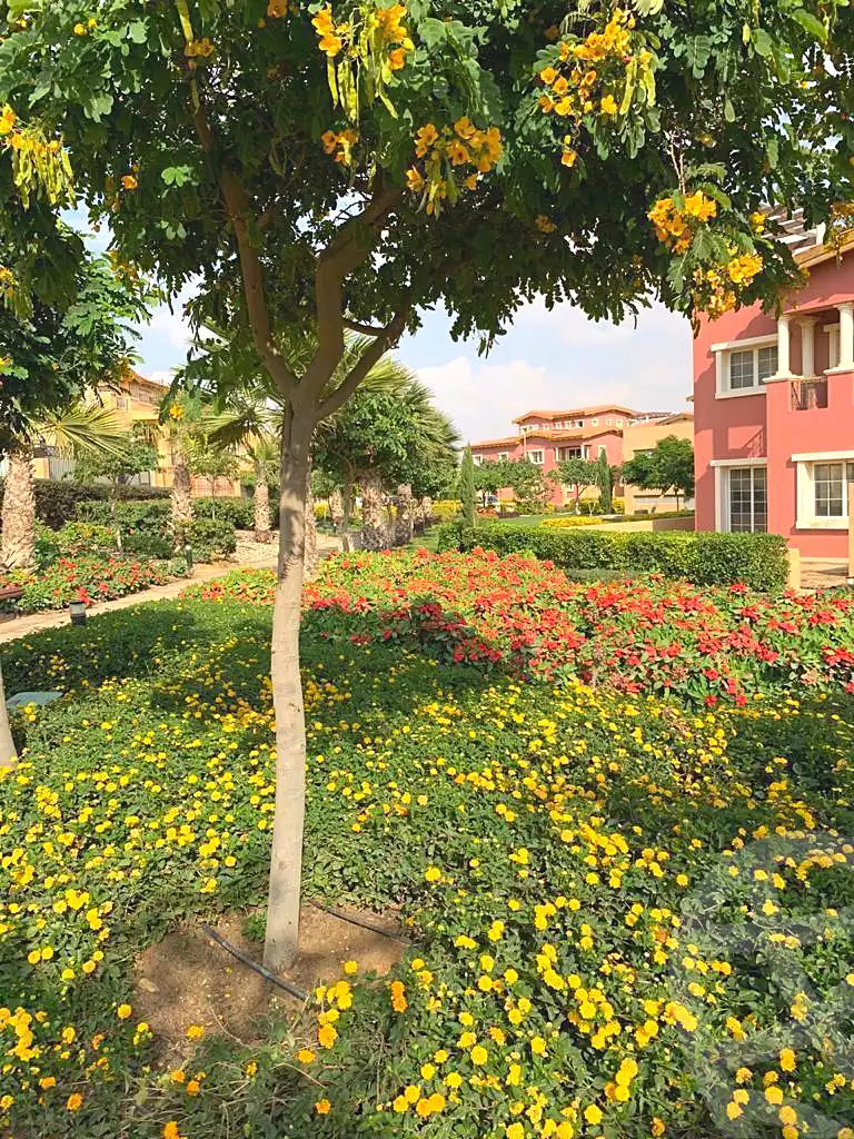 https://aqarmap.com.eg/en/listing/7209085-for-sale-cairo-new-cairo-compounds-hyde-park-centre-ville-hyde-park