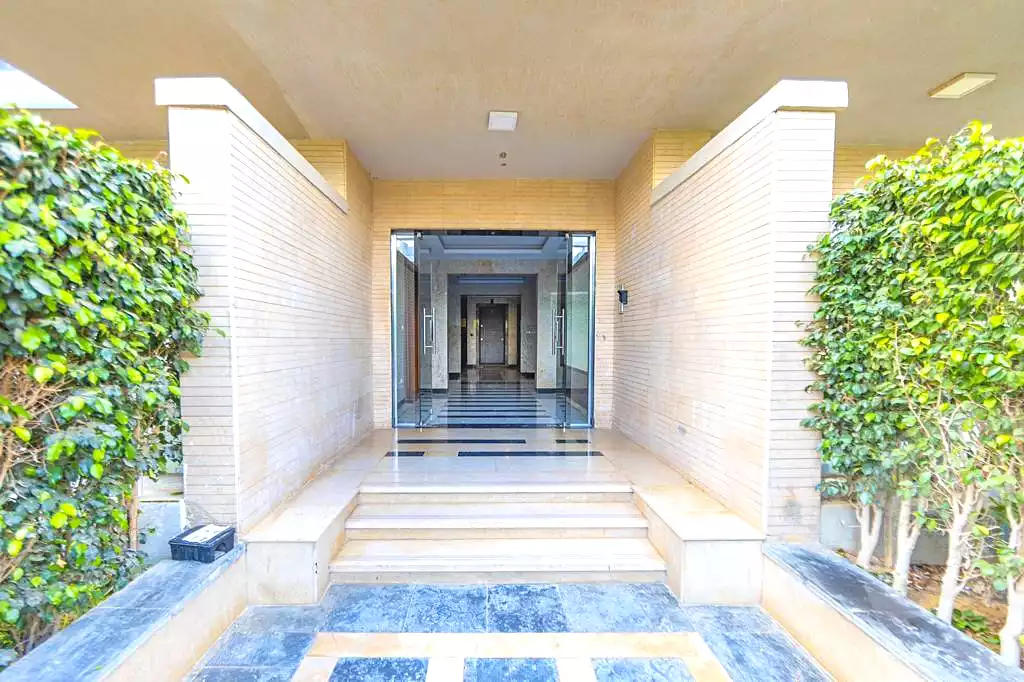 https://aqarmap.com.eg/en/listing/7209197-for-sale-cairo-new-cairo-compounds-galleria-moon-valley-compound-arabia