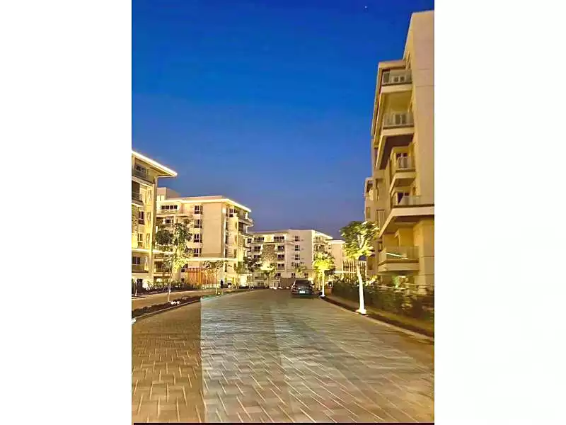 https://aqarmap.com.eg/ar/listing/7209741-for-sale-cairo-new-cairo-compounds-mwntn-fyw-y-syty-club-park-mountain-view-icity