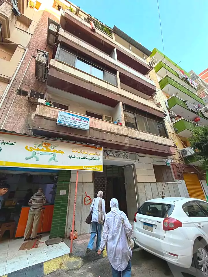 https://aqarmap.com.eg/ar/listing/7210055-for-sale-alexandria-ganaklis-shr-mrtdy-bsh