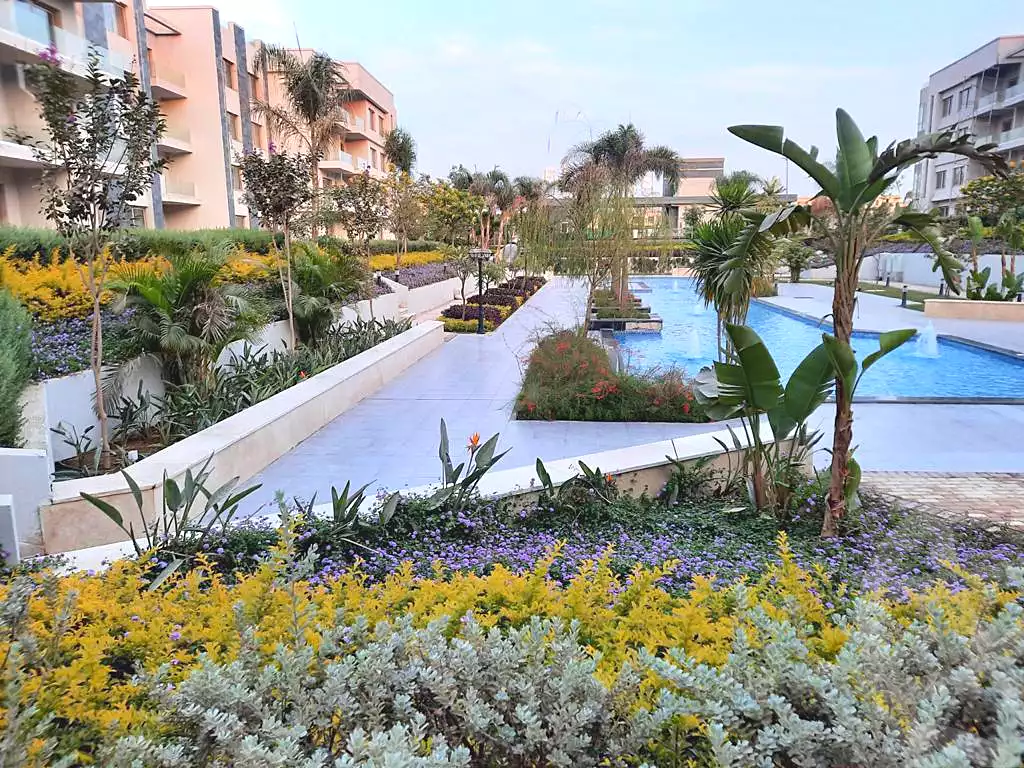 https://aqarmap.com.eg/ar/listing/7210414-for-sale-cairo-new-cairo-compounds-galleria-moon-valley-compound-arabia