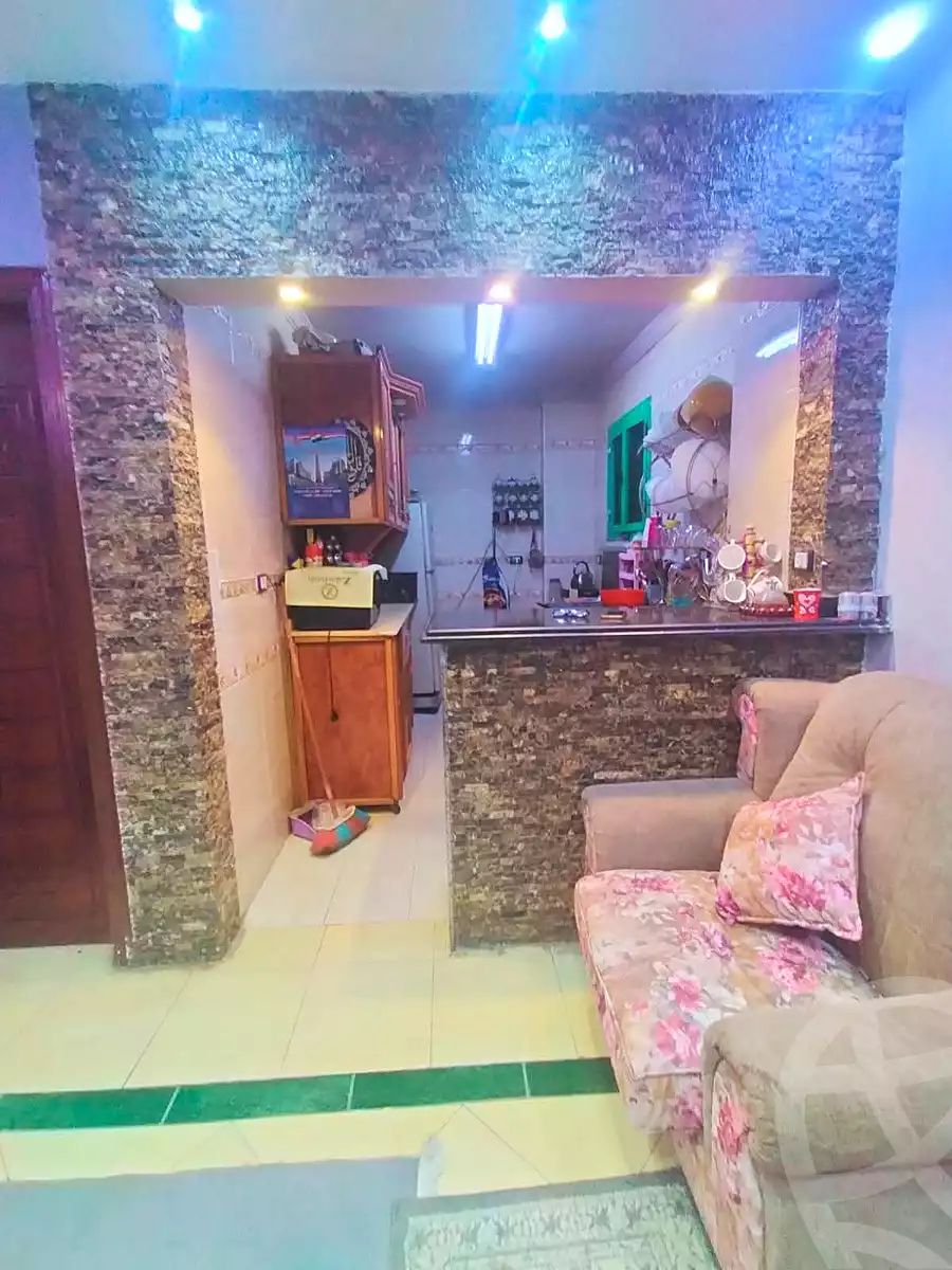 https://aqarmap.com.eg/en/listing/7210700-for-sale-cairo-helwan-helwan-el-sharkeya-heidar-st
