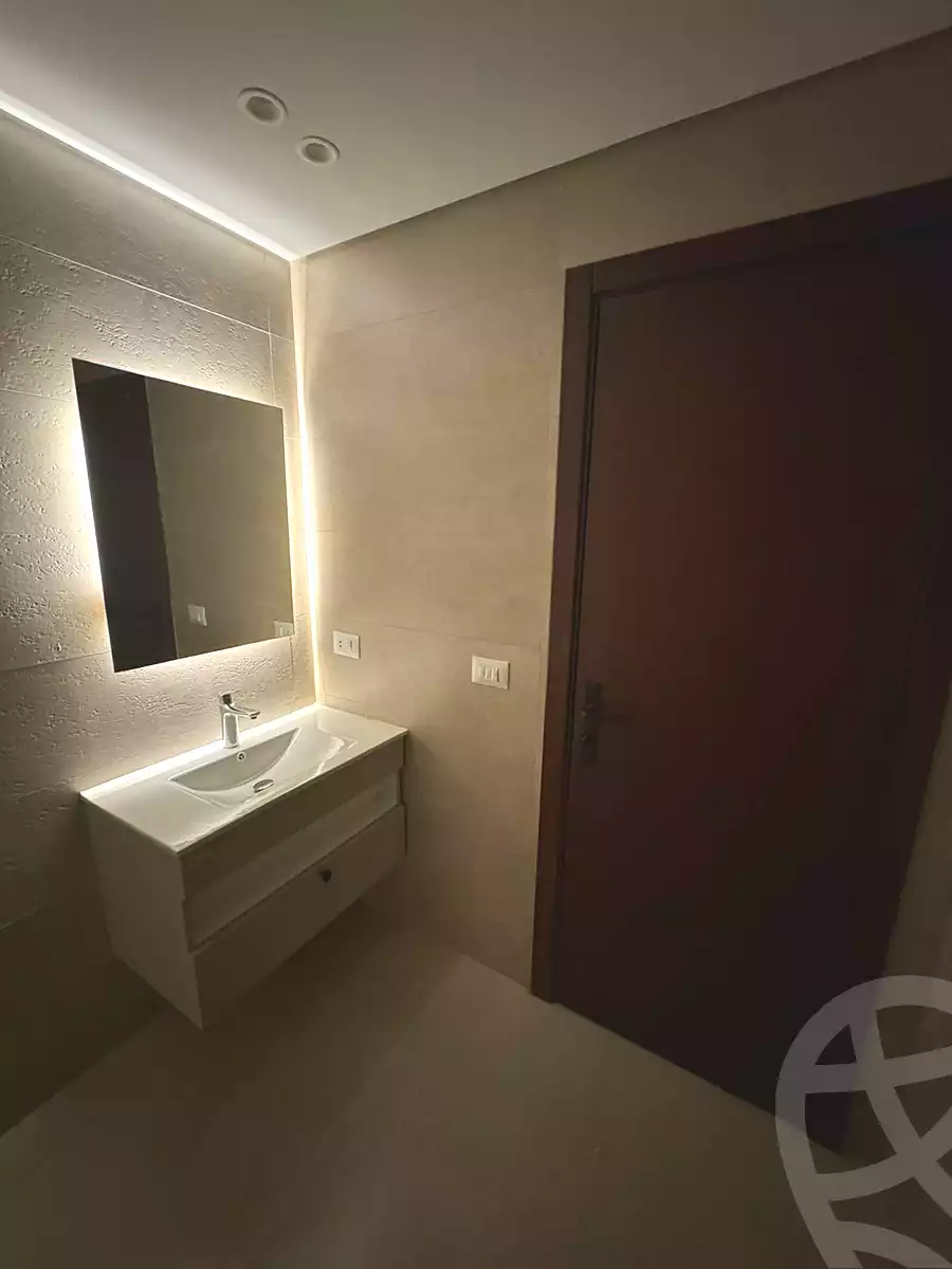 https://aqarmap.com.eg/ar/listing/7213175-for-sale-cairo-el-sheikh-zayed-city-compounds-el-khamayel