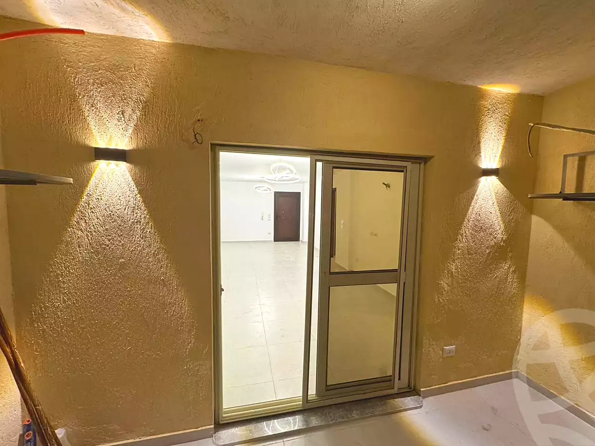https://aqarmap.com.eg/ar/listing/7213175-for-sale-cairo-el-sheikh-zayed-city-compounds-el-khamayel