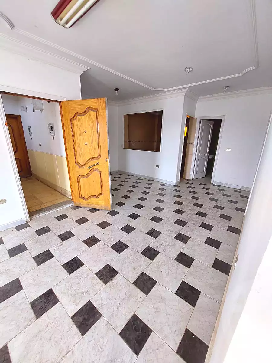 https://aqarmap.com.eg/ar/listing/7214694-for-sale-cairo-6th-of-october-el-ahyaa-neighborhood-1st-rich-bake-st