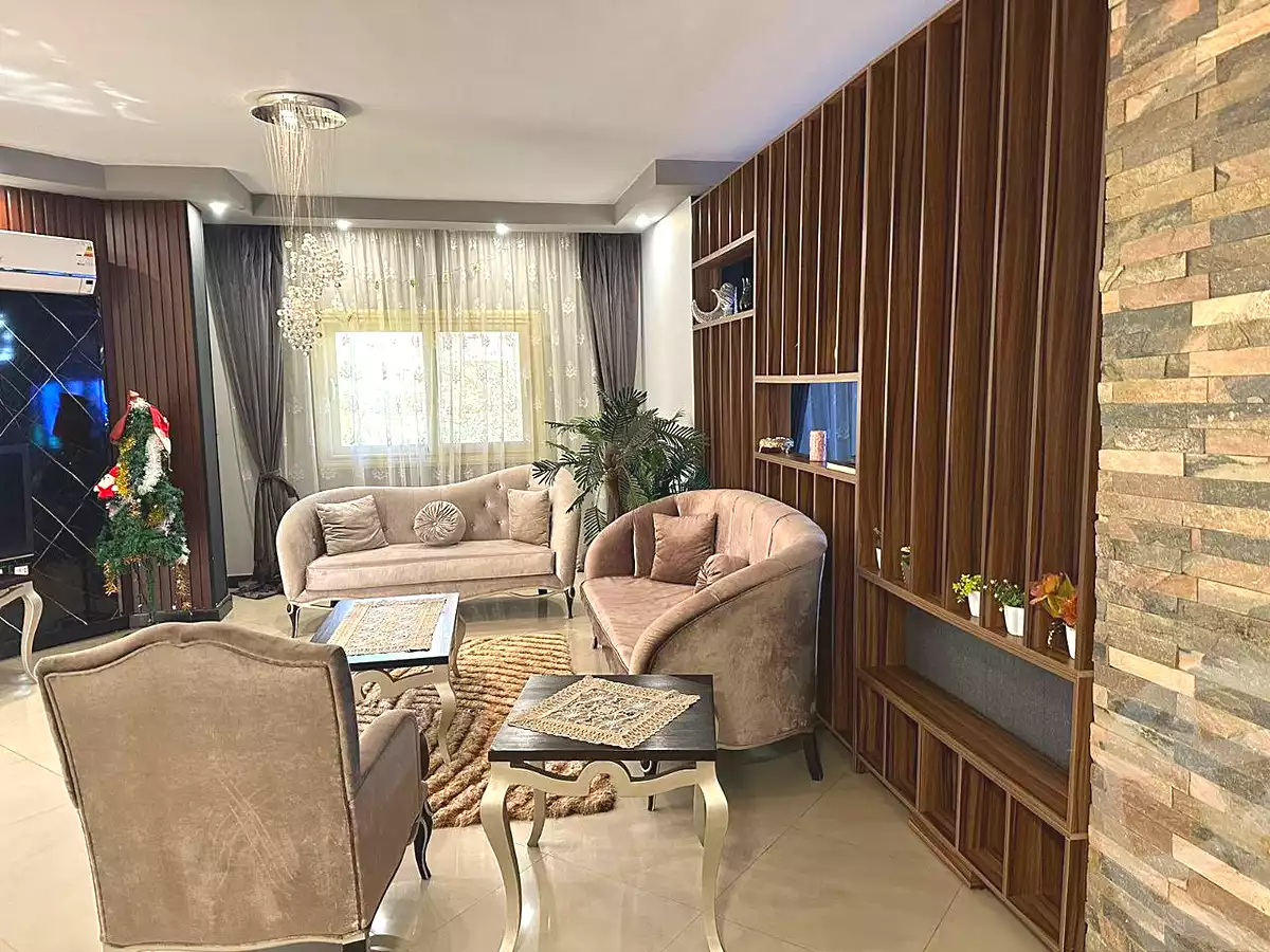 https://aqarmap.com.eg/ar/listing/7215019-for-sale-cairo-new-cairo-first-settlement-neighbourhood-6-el-shaheed-khaled-el-gaafary-st
