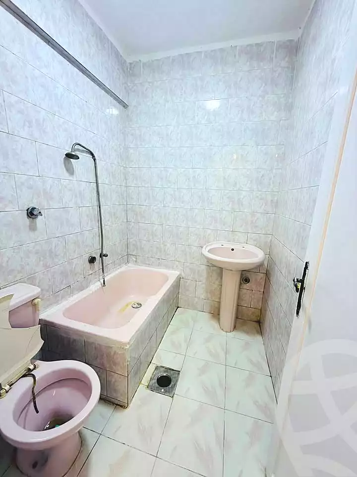 https://aqarmap.com.eg/ar/listing/7215254-for-sale-alexandria-al-agamy-shataa-el-nakheel