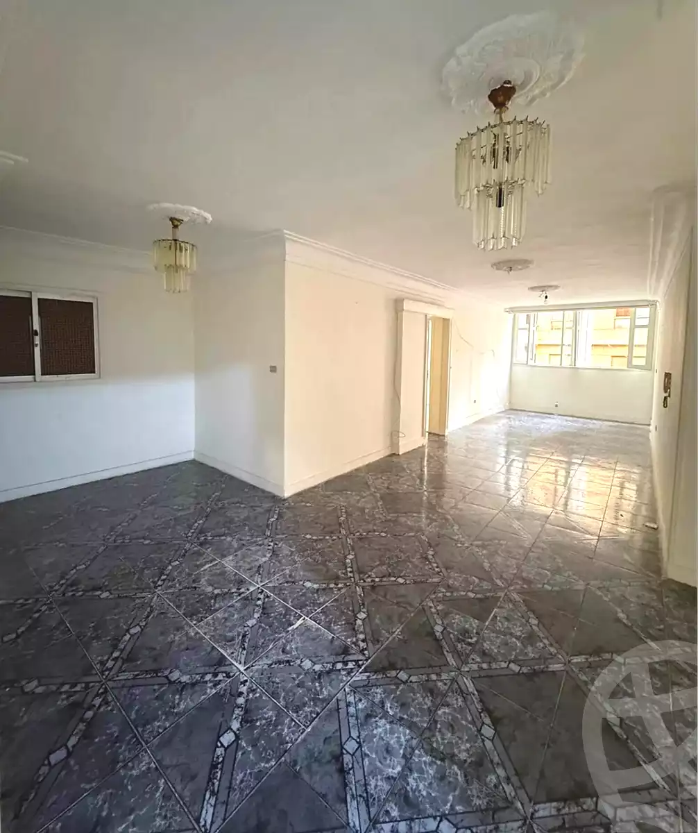 https://aqarmap.com.eg/en/listing/7215670-for-sale-alexandria-sydy-bshr-sydy-bshr-bhry-abd-el-salam-aref-st