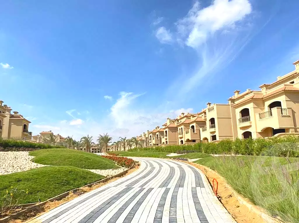 https://aqarmap.com.eg/ar/listing/7216014-for-sale-cairo-new-administrative-capital-r4-la-vista-city