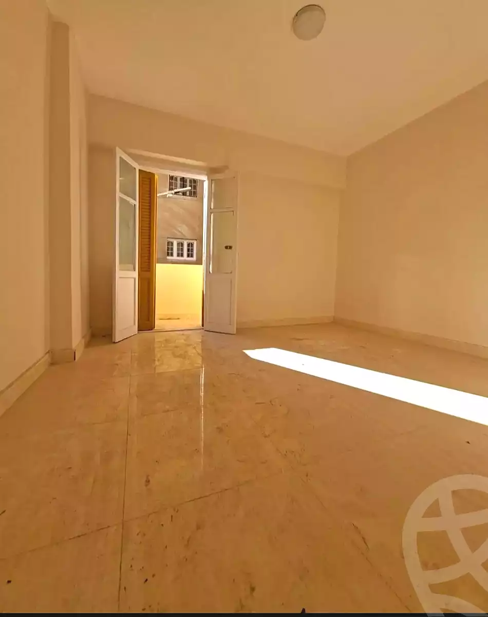 https://aqarmap.com.eg/ar/listing/7216133-for-sale-alexandria-el-asafra-l-sfr-bhry