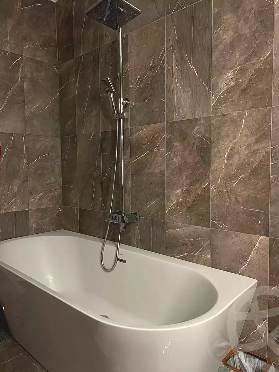 https://aqarmap.com.eg/ar/listing/7216426-for-sale-cairo-el-sheikh-zayed-city-compounds-el-khamayel