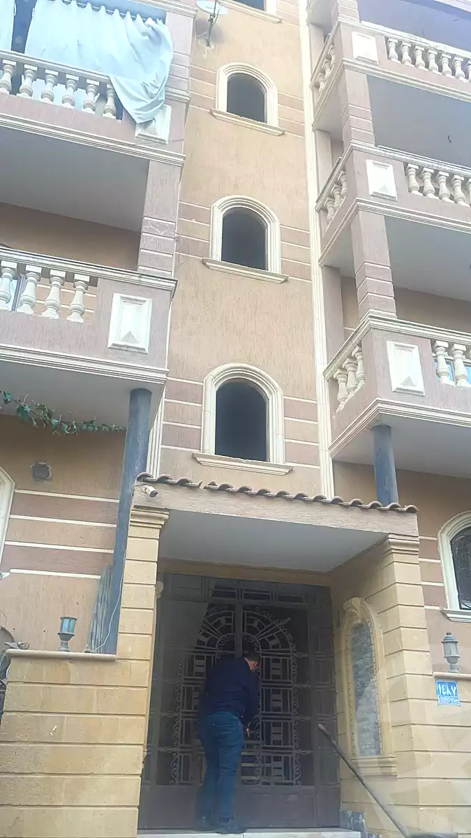 https://aqarmap.com.eg/ar/listing/7216973-for-sale-cairo-6th-of-october-el-ahyaa-neighborhood-3rd-al-hay-al-thalith-st