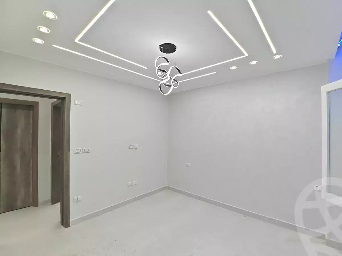 https://aqarmap.com.eg/en/listing/7217017-for-sale-cairo-el-sheikh-zayed-city-compounds-terrace-hdb