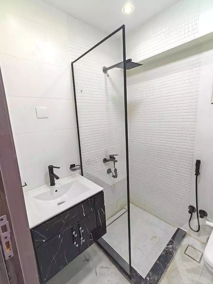 https://aqarmap.com.eg/en/listing/7217017-for-sale-cairo-el-sheikh-zayed-city-compounds-terrace-hdb
