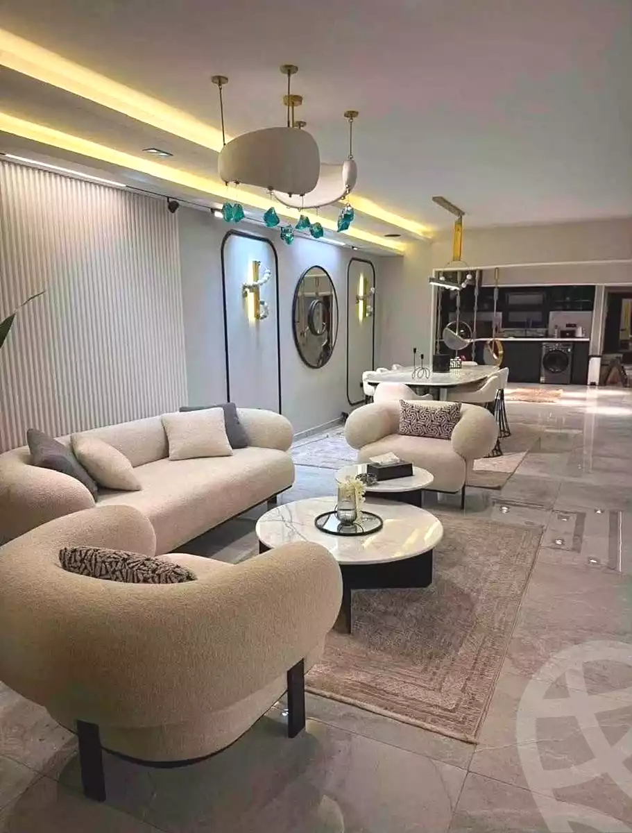 شقة بـ٣ غرف نوم في ناينتي افينيو، صورة ٢ من ١١