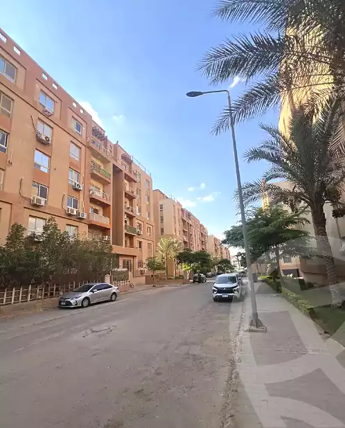 https://aqarmap.com.eg/en/listing/7219228-for-sale-cairo-6th-of-october-hadaeq-october-compounds-degla-gardens