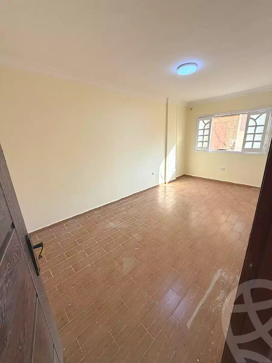 https://aqarmap.com.eg/ar/listing/7219557-for-sale-cairo-6th-of-october-el-ahyaa-neighborhood-2nd-divided-from-al-kafrawei-st
