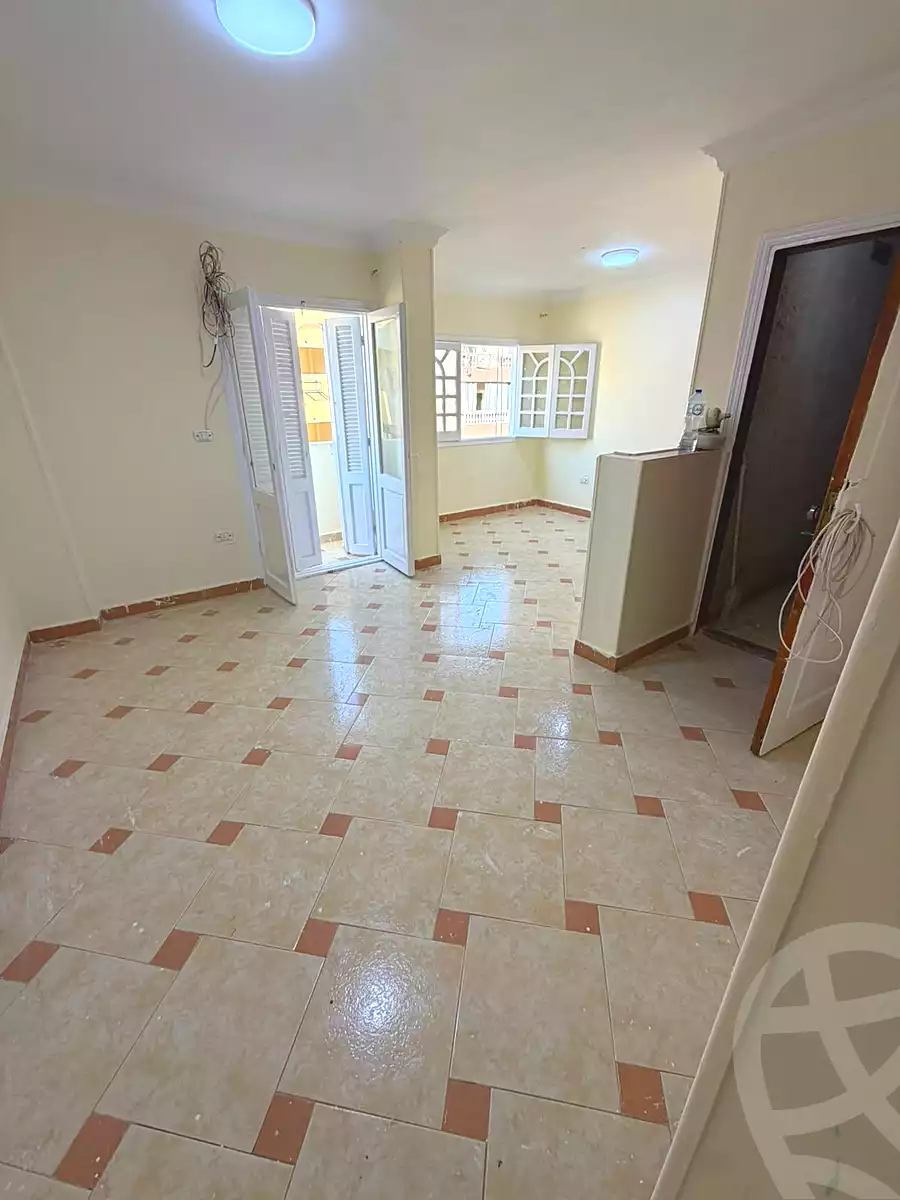 https://aqarmap.com.eg/ar/listing/7219557-for-sale-cairo-6th-of-october-el-ahyaa-neighborhood-2nd-divided-from-al-kafrawei-st