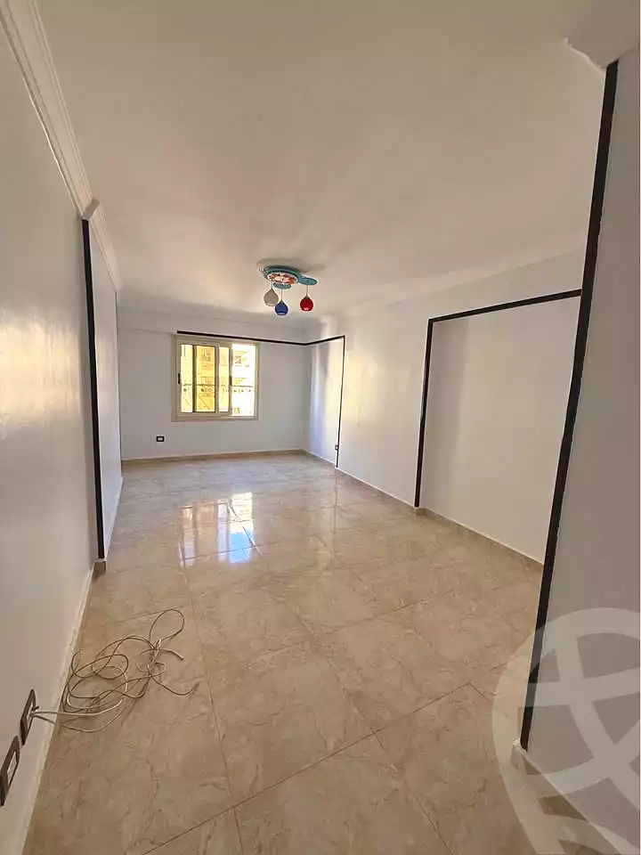 https://aqarmap.com.eg/en/listing/7220357-for-sale-alexandria-el-mandara-shr-jml-bd-lnsr