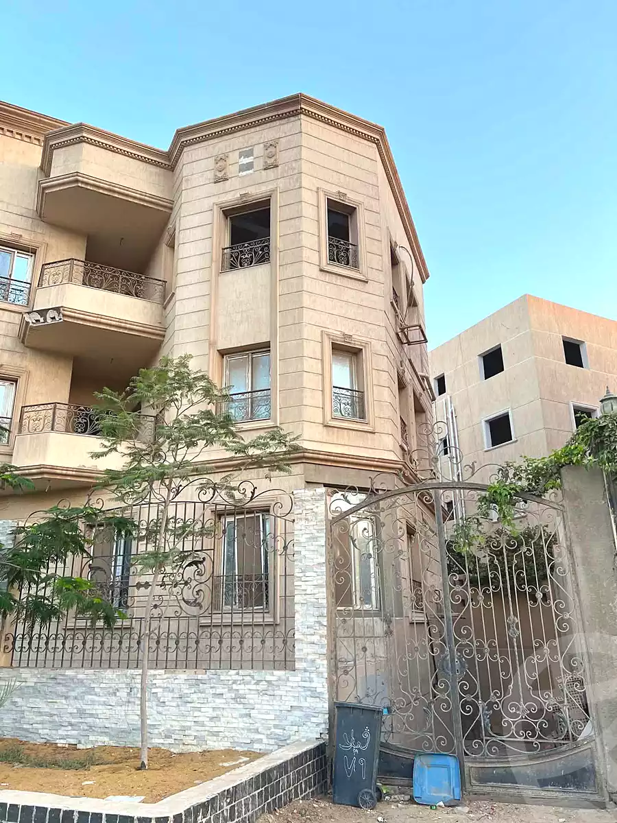 https://aqarmap.com.eg/ar/listing/7220634-for-sale-cairo-6th-of-october-hadaeq-october-compounds-el-fardoos-city
