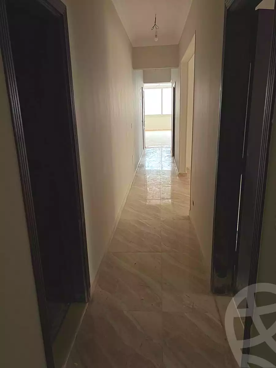 شقة بـ٣ غرف نوم في Mostashareen، صورة ١٨ من ١٨
