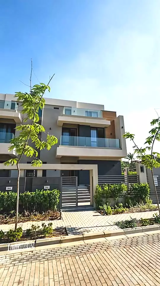 https://aqarmap.com.eg/en/listing/7221643-for-sale-cairo-new-cairo-compounds-el-patio-town-compound-la-vista
