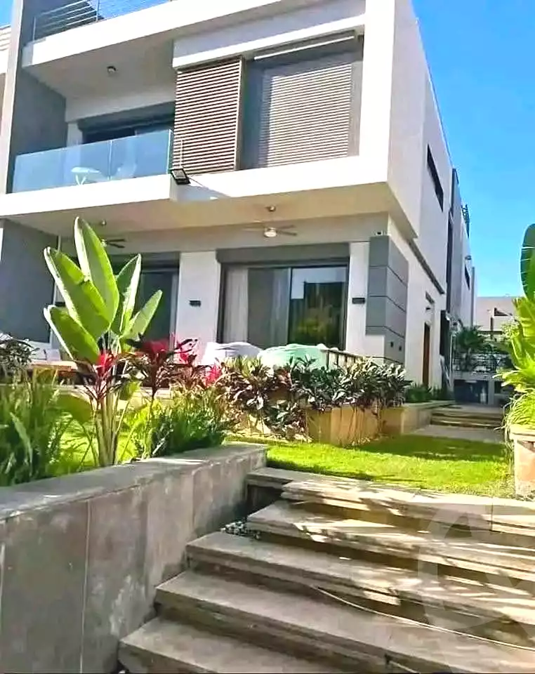 https://aqarmap.com.eg/en/listing/7221746-for-sale-cairo-new-cairo-compounds-el-patio-town-compound-la-vista