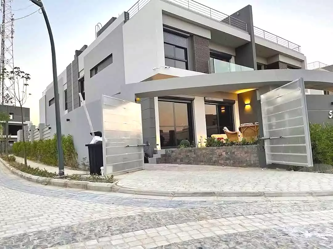 https://aqarmap.com.eg/en/listing/7221746-for-sale-cairo-new-cairo-compounds-el-patio-town-compound-la-vista