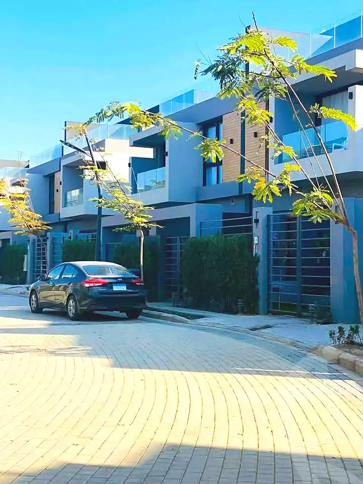 https://aqarmap.com.eg/en/listing/7221963-for-sale-cairo-new-cairo-compounds-el-patio-town-compound-la-vista