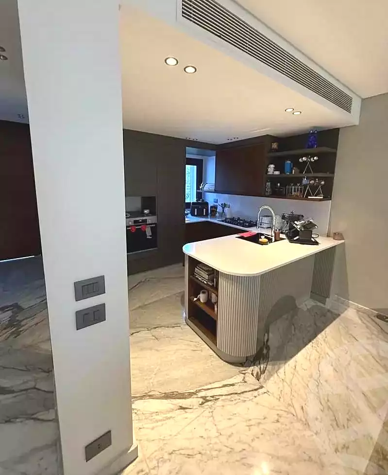 2 BR Townhouse in Hyde Park, photo 7 of 13
